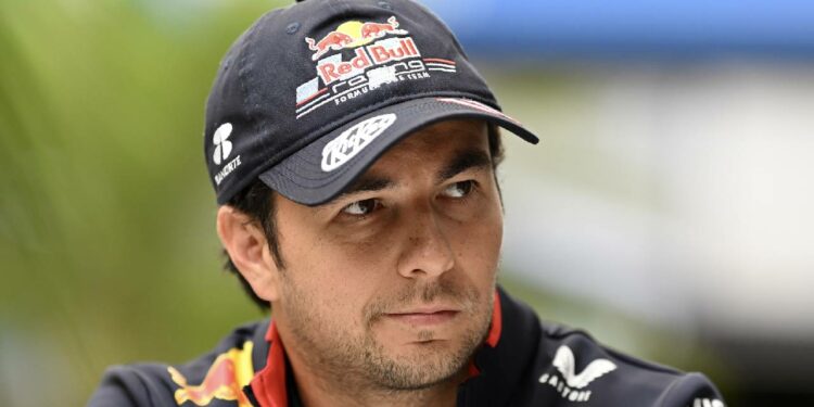 Checo Pérez acaba con rumores y confirma que será piloto de Red Bull en 2025