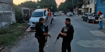 En ciudad Valles un hombre usó un taxi para atracar gasolineras
