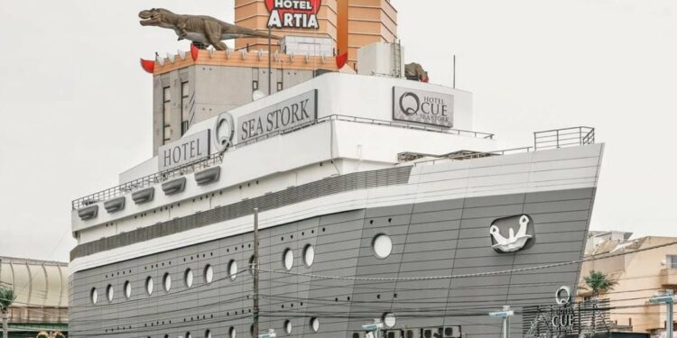 Castillos y barcos: Así son los excéntricos “hoteles del amor” en Japón