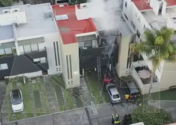 Fuego consume vivienda en fraccionamiento donde vivía AMLO