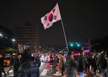 Corea del Sur impone la ley marcial