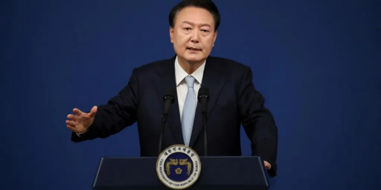 La oposición de Corea del Sur presenta una moción para destituir a Yoon