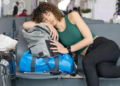 ¿Cuáles son las causas del jet lag cuando viajamos y cuál es el método más efectivo para prevenirlo y enfrentarlo, de acuerdo con la ciencia?