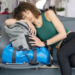 ¿Cuáles son las causas del jet lag cuando viajamos y cuál es el método más efectivo para prevenirlo y enfrentarlo, de acuerdo con la ciencia?