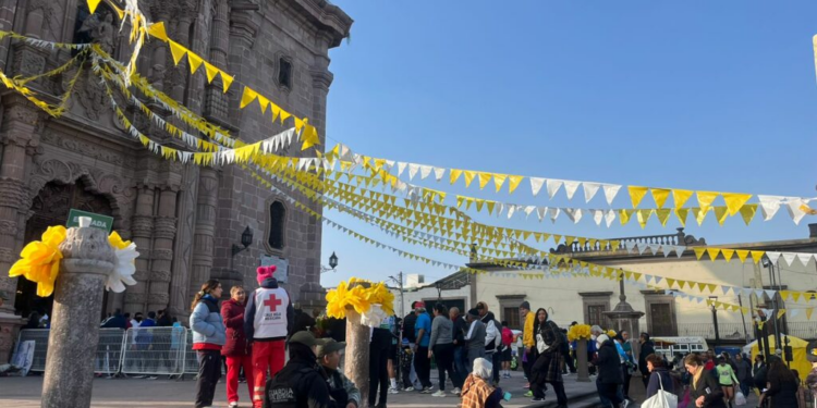 Potosinos llenan la Basílica de Guadalupe a pesar del frío intenso para honrar a la Virgen de Guadalupe