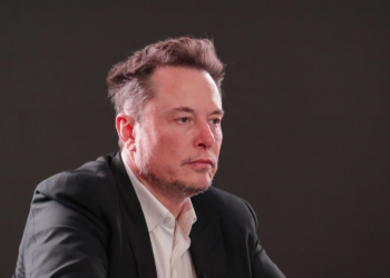 Patrimonio neto de Elon Musk supera 400 mil mdd, según la lista Forbes