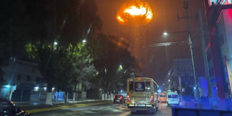 VIDEO: Incendio arrasa con fábrica de productos químicos en Tultitlán, Edomex