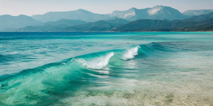 ¿Por qué el mar es salado si se alimenta mayormente de ríos de agua dulce?