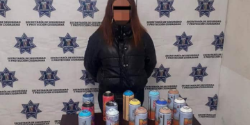 Una pareja fue detenida por grafitear en el Centro