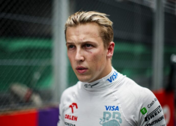 ¿Quién es Liam Lawson, el piloto que reemplazará a ‘Checo’ en Red Bull?