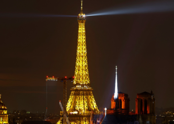 ¿Qué motivos llevaron a desalojar la torre Eiffel este 24 de diciembre?