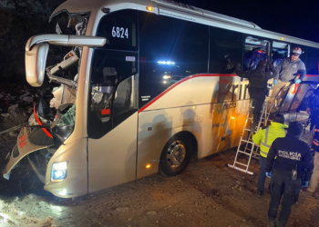 Más de 20 personas resultaron heridas en un accidente de autobús en la carretera SLP-Querétaro