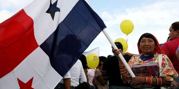 La forma en que Estados Unidos obtuvo el control del Canal de Panamá y el país centroamericano consiguió su recuperación hace 25 años