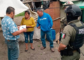 Una madre regala a su hijo en Ébano, para “evitar que sufra”