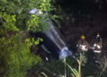 Familia se accidenta y cae de un puente en la carretera Valles-Tamazunchale