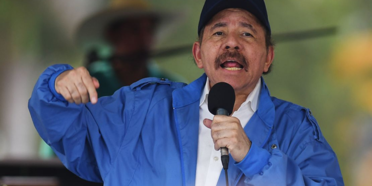 Juez argentino ordena captura internacional de Daniel Ortega y Rosario Murillo