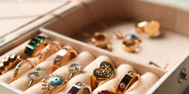 Robo de millones en Londres: se llevan más de 12.5 millones de euros en joyas; la víctima es una influencer