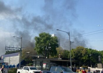 VIDEO | Se incendia estacionamiento de la alcaldía Benito Juárez