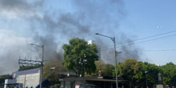 VIDEO | Se incendia estacionamiento de la alcaldía Benito Juárez