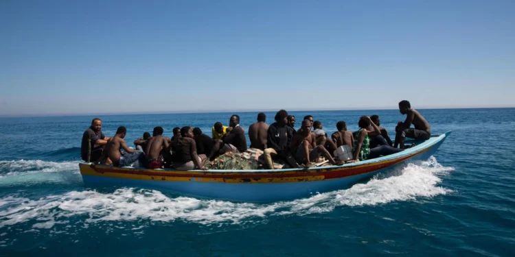 Una niña es la única superviviente de un naufragio en el Mediterráneo con 45 desaparecidos