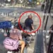 VIDEO | Repartidor explota y lanza su casco contra un autobús de transporte público en CDMX