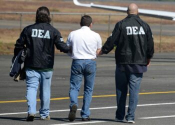 La DEA irrumpe en un antro clandestino y detiene a 50 migrantes indocumentados
