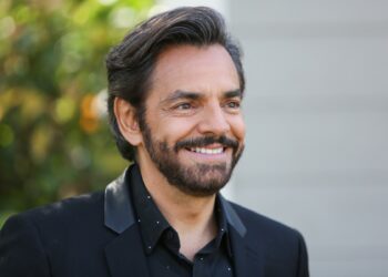 Eugenio Derbez pierde sus oficinas y su antigua residencia por los incendios en Los Ángeles
