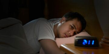 Dormir después de la 1:00 am: el verdadero impacto en tu cerebro y salud mental