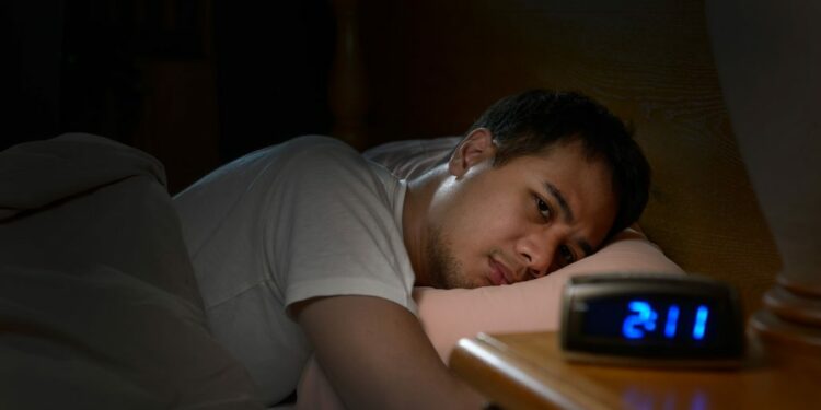 Dormir después de la 1:00 am: el verdadero impacto en tu cerebro y salud mental