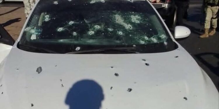 VIDEO | Asaltan a comandante de la Fiscalía en Sinaloa; su escolta muere en el ataque