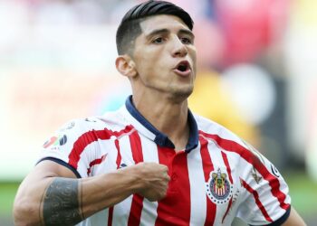 Alan Pulido está a punto de regresar a Chivas tras estar cerca de concretarse su vuelta al club
