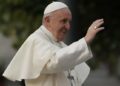 El Papa Francisco sufre una lesión en el brazo derecho tras una caída
