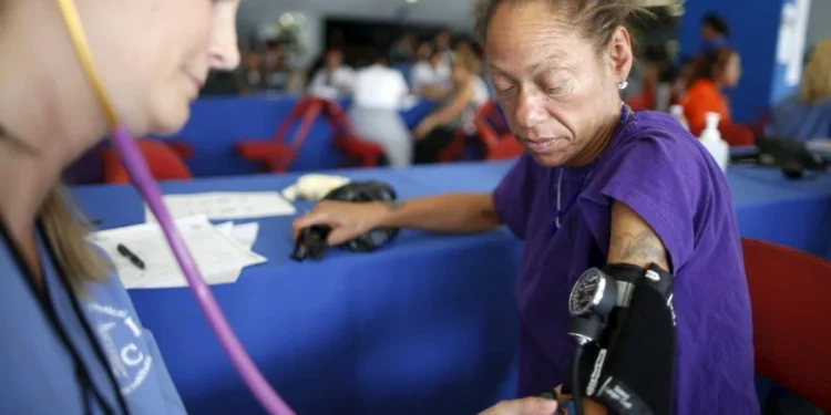 Mexicanos viven más años, pero enfermos, con muy mala salud: revela experto