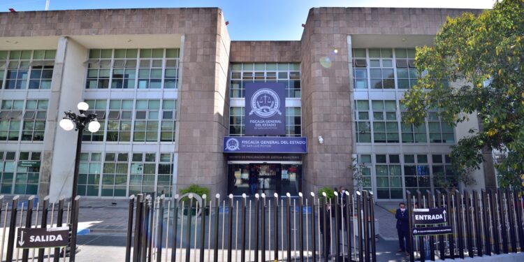 FGE investiga filtración de fotos de detenidos