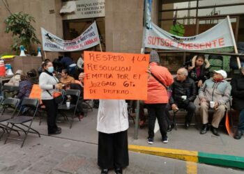VIDEO | Toman el TECA para exigir el reconocimiento de Bernardina Lara como líder sindical