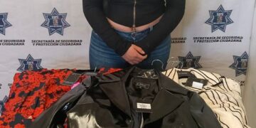 Arrestan a mujer acusada de robar en Liverpool de Plaza El Dorado