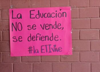 Detienen la instalación de la Universidad Rosario Castellanos en la ETI.