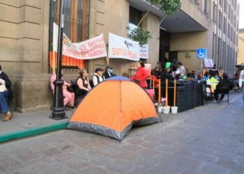 Trabajadores del SUTSGE levantan el plantón frente al TECA