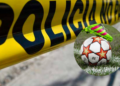 Hombre es atacado a balazos en campo de fútbol; los atacantes huyen en automóvil
