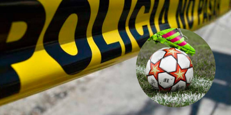 Hombre es atacado a balazos en campo de fútbol; los atacantes huyen en automóvil
