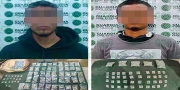 Capturan a par de narcos con 111 dosis de droga