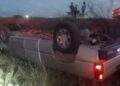Chofer de camioneta resulta herido al volcar