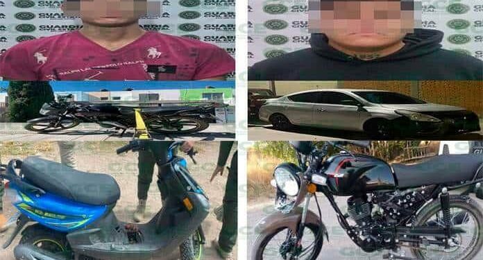 Detienen a dos personas con vehículo y moto robados