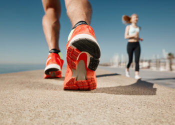 Correr o caminar: ¿Cuál es más beneficioso para la salud a largo plazo?