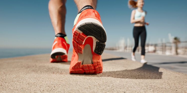 Correr o caminar: ¿Cuál es más beneficioso para la salud a largo plazo?