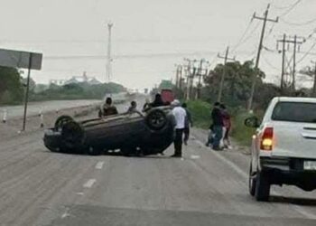 Familia sufre accidente hay tres lesionados