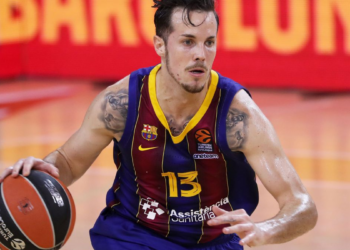 Viajó desde China a firmar su contrato con Barcelona, pero el club se arrepintió y lo dejó varado en el aeropuerto: “Se han reído de mi”