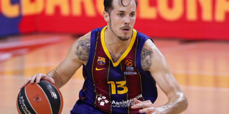 Viajó desde China a firmar su contrato con Barcelona, pero el club se arrepintió y lo dejó varado en el aeropuerto: “Se han reído de mi”