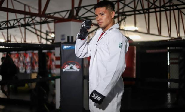 Médico del IMSS se une a la UFC