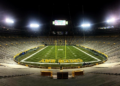 VIDEO: Bajas temperaturas congelan el agua en el estadio Lambeau Field 